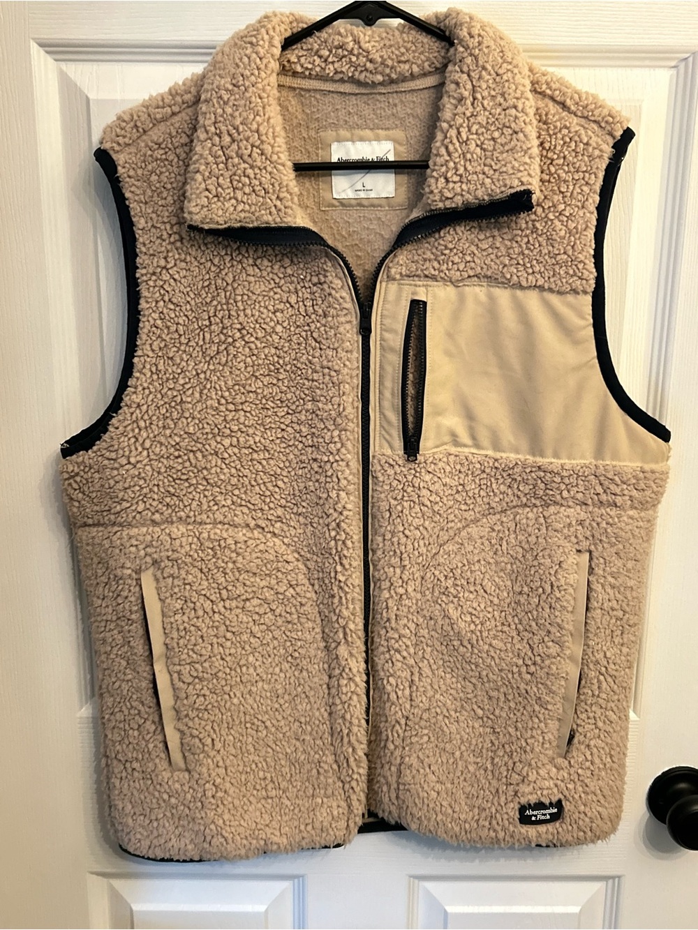 Abercrombie & Fitch Soft A&F Collection Sherpa Fleece Vest Cream Large